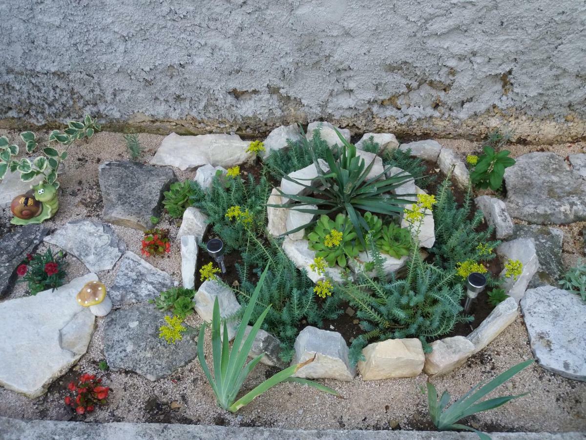 Holiday House Ana Skradin Exterior photo